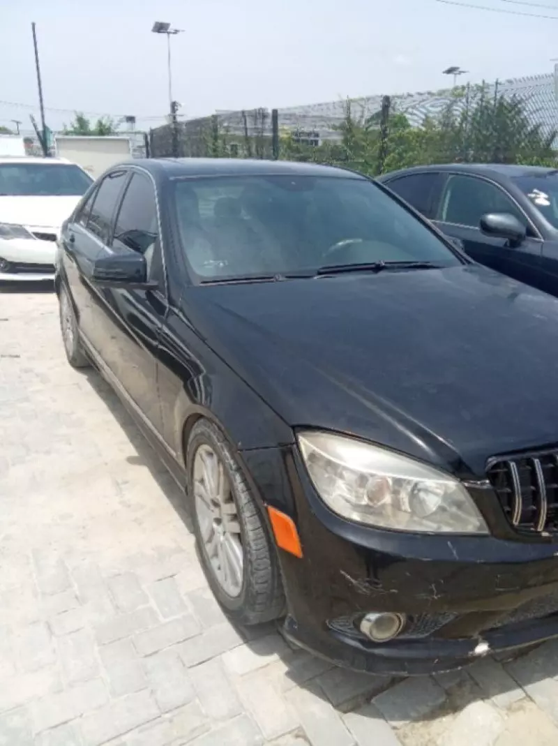 Mercedes-Benz C-Class - 2009