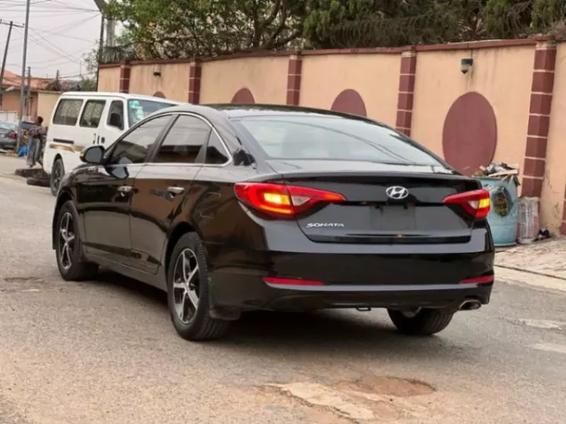 Hyundai Sonata   - 2015