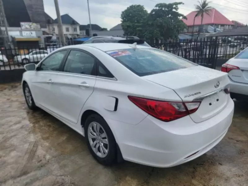 Hyundai Sonata - 2011