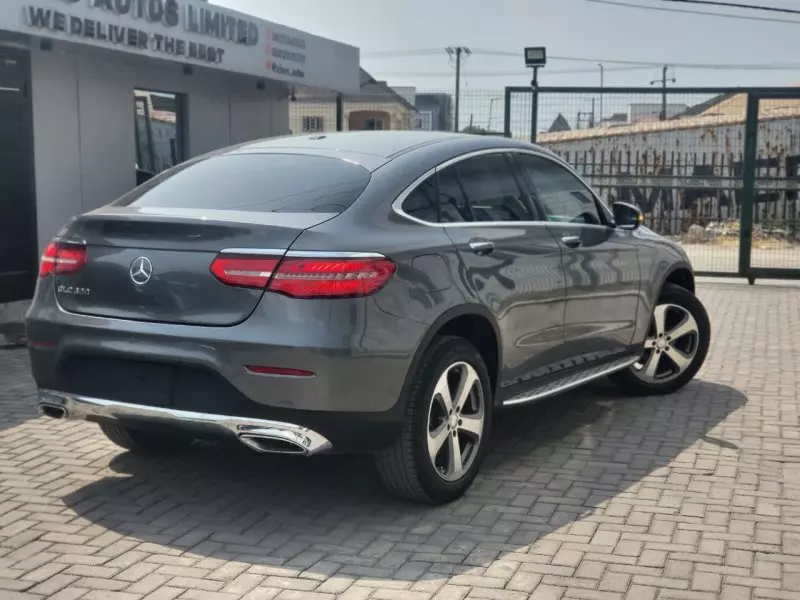 Mercedes-Benz GLC 300   - 2017