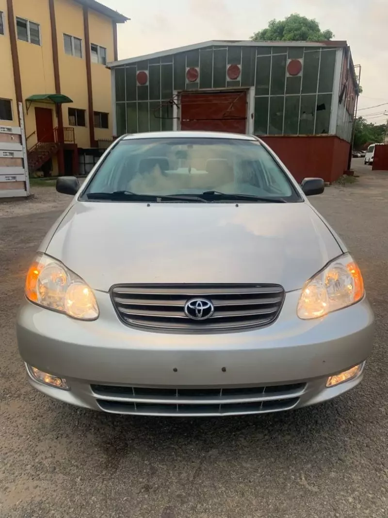 Toyota corolla   - 2003
