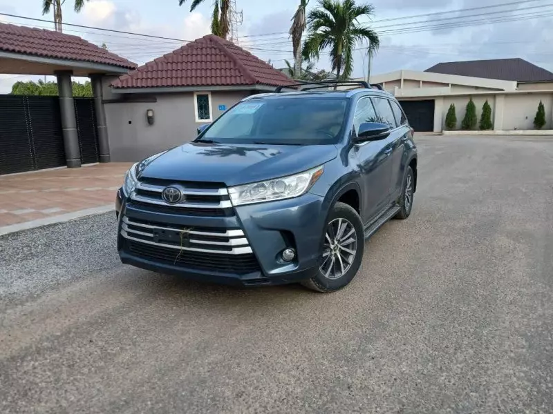 Toyota Highlander   - 2018