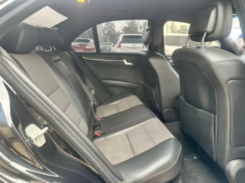 Mercedes-Benz C200   - 2013