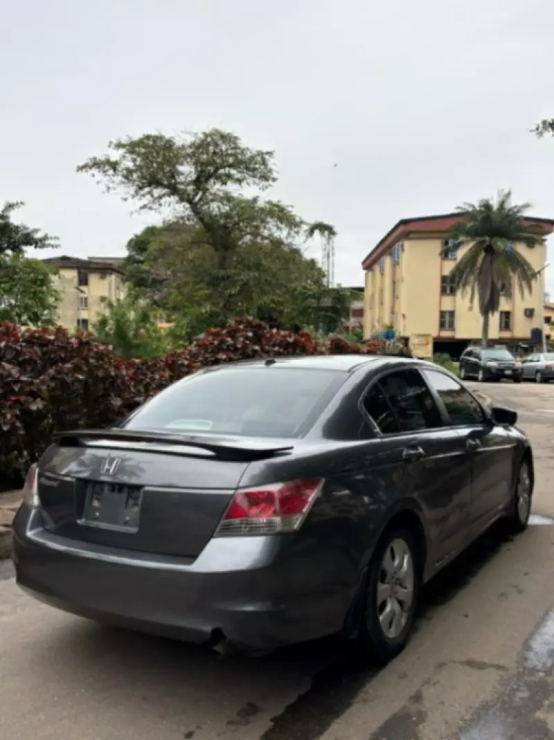 Honda Accord   - 2009