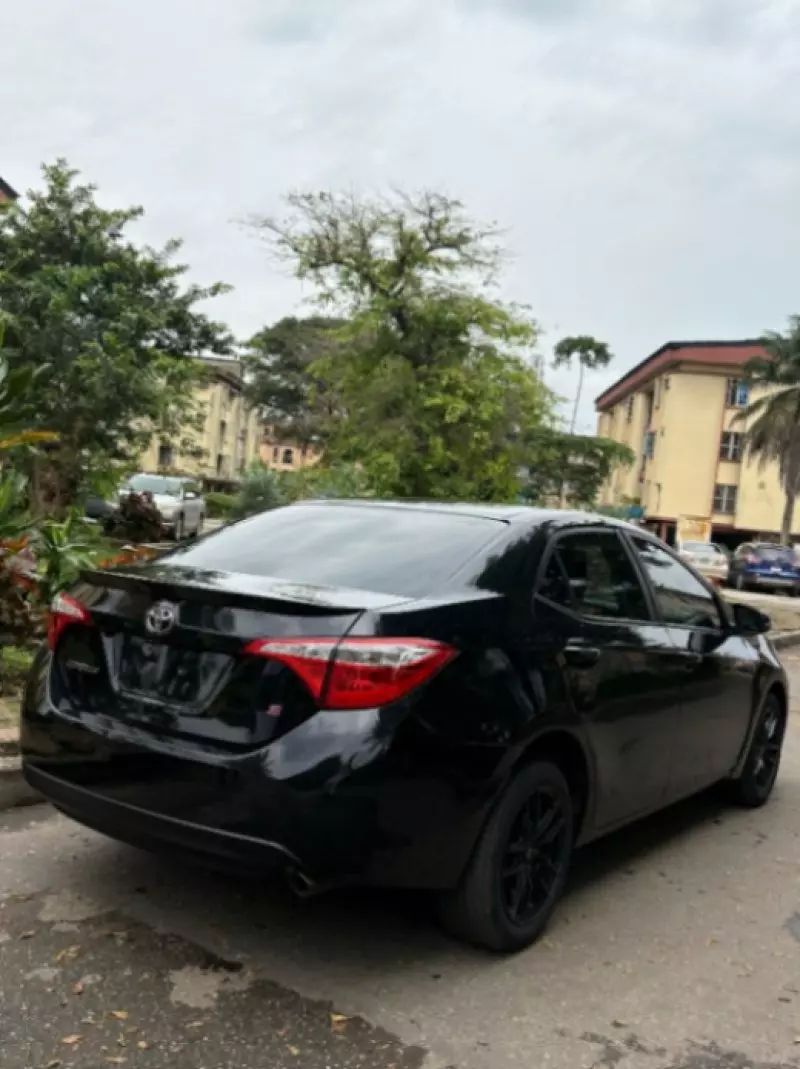 Toyota Corolla   - 2016