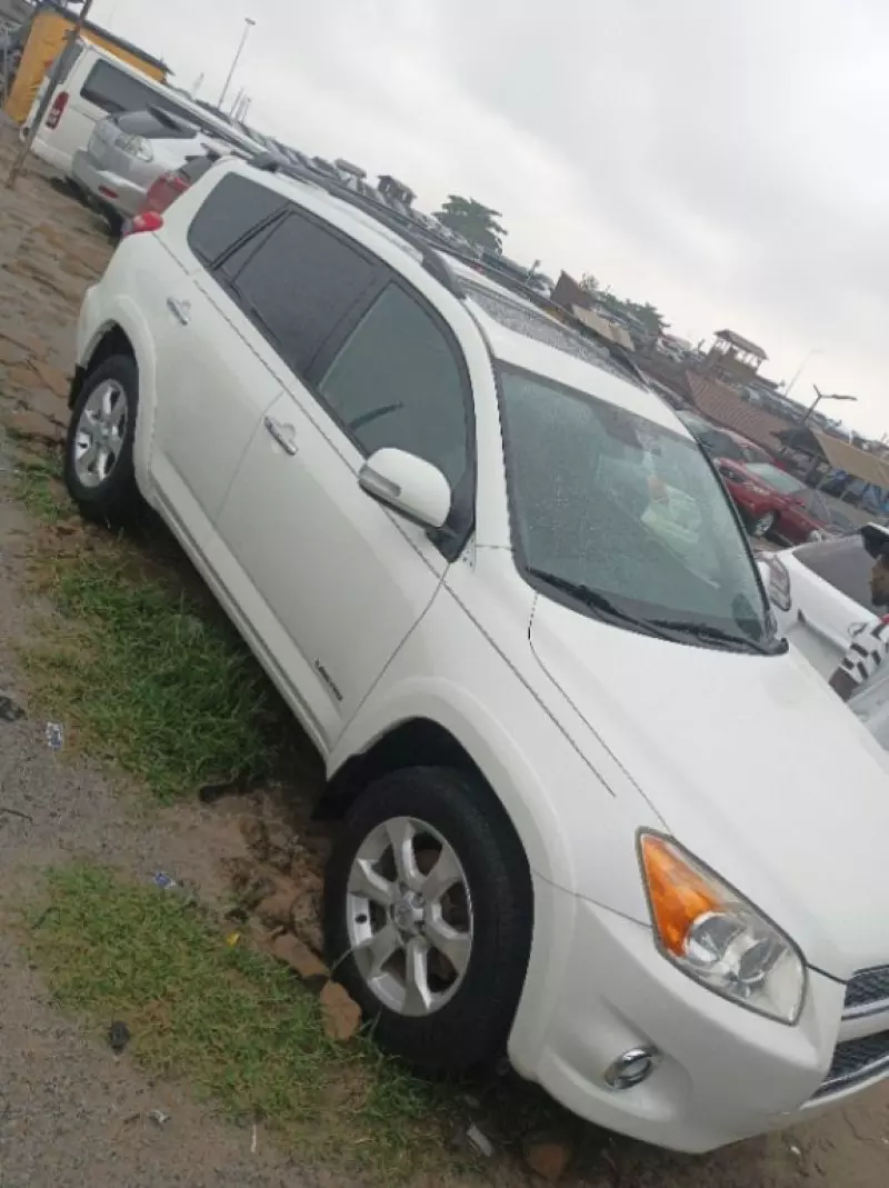 Toyota RAV4   - 2009