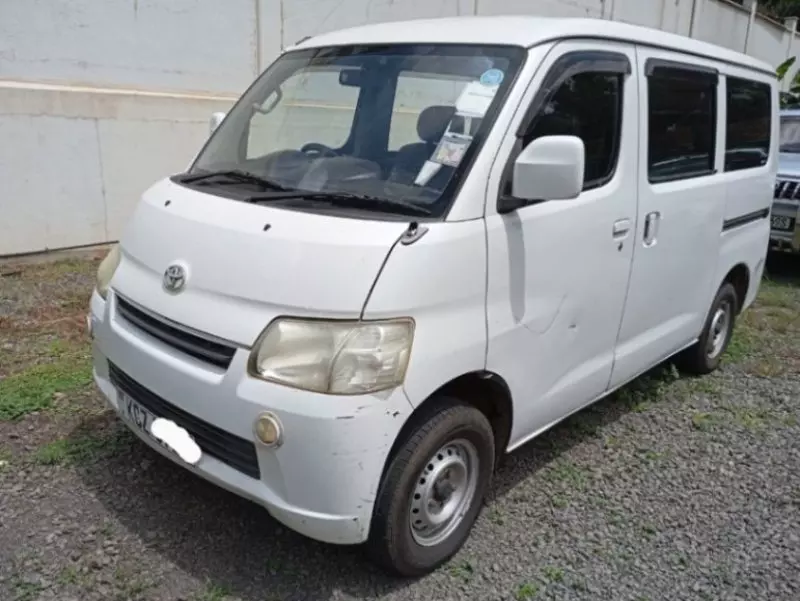 Toyota Town Ace   - 2012