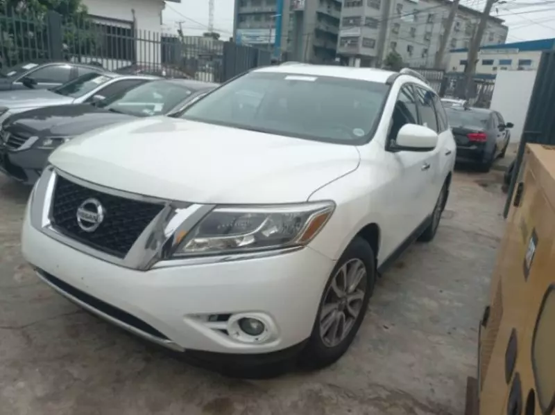 Nissan Pathfinder   - 2015