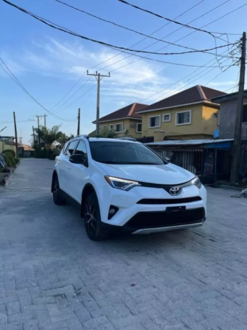 Toyota RAV 4   - 2016