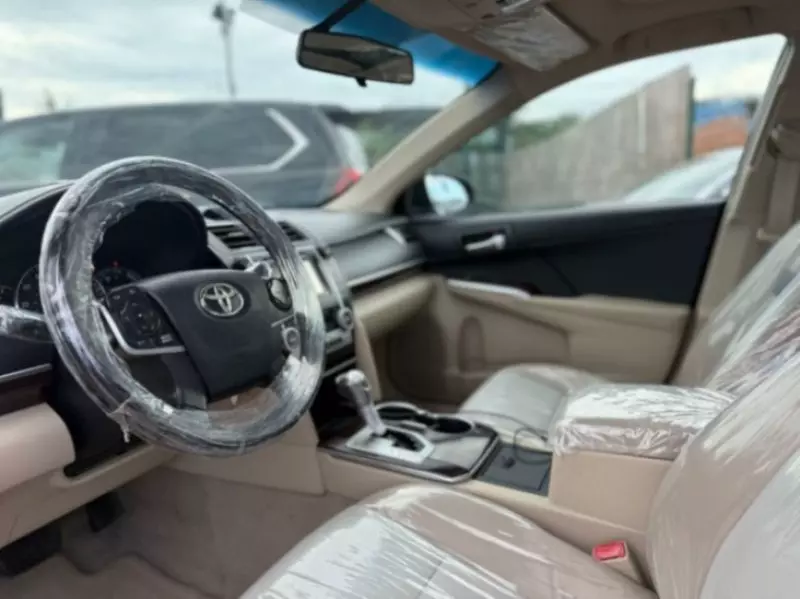 Toyota Camry   - 2014