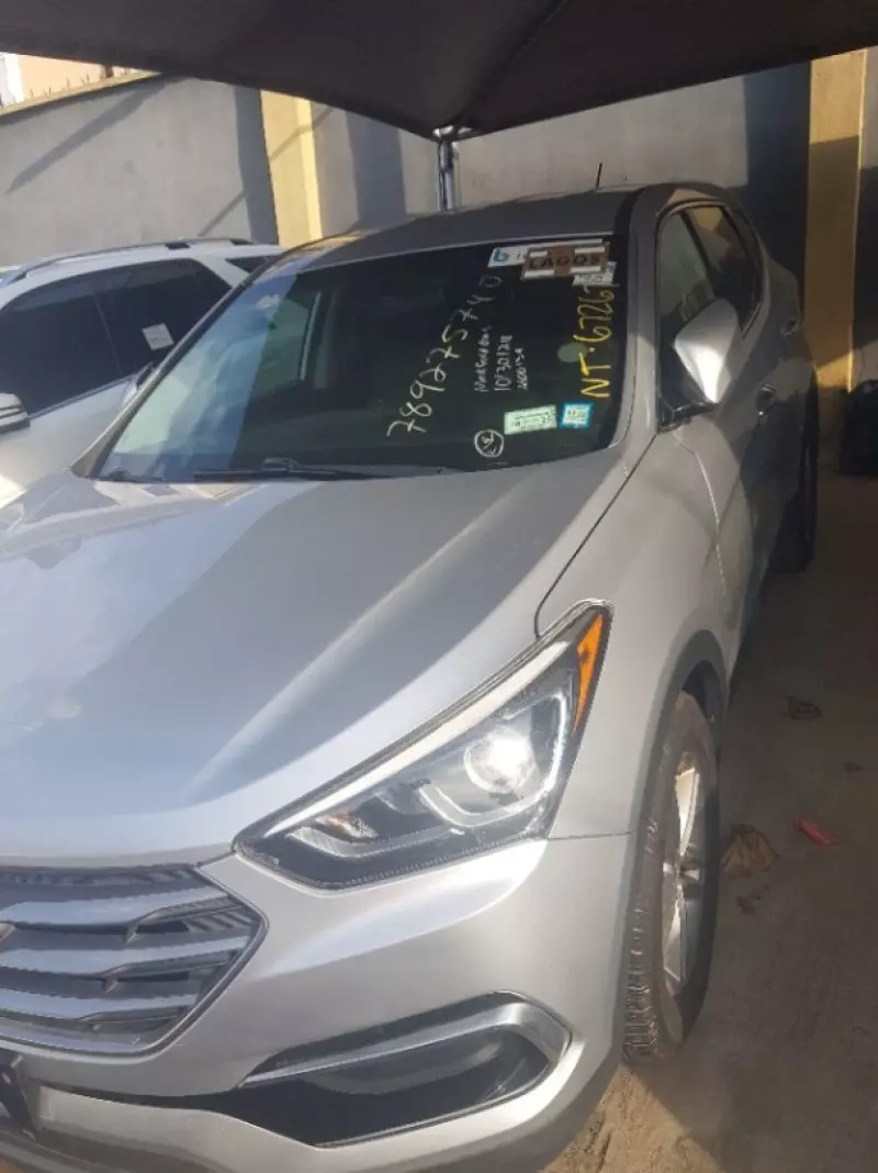 Hyundai Santa Fe   - 2018