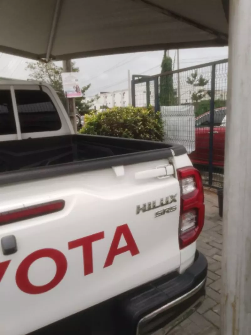 Toyota Hilux   - 2024