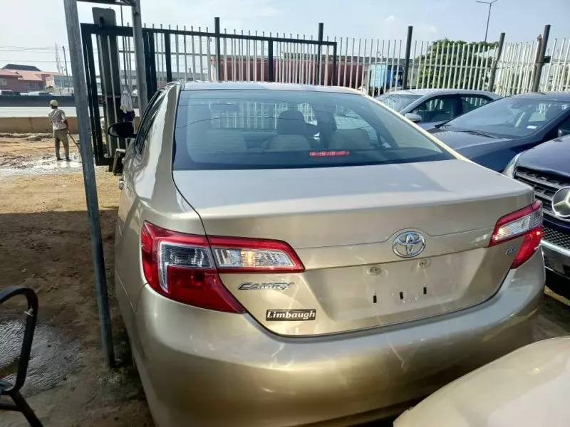 Toyota Camry   - 2012