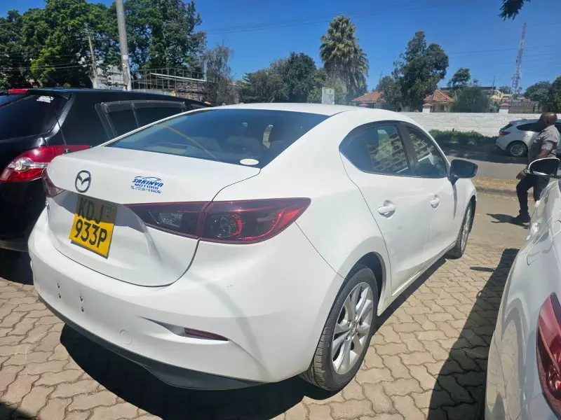Mazda Axela    - 2016