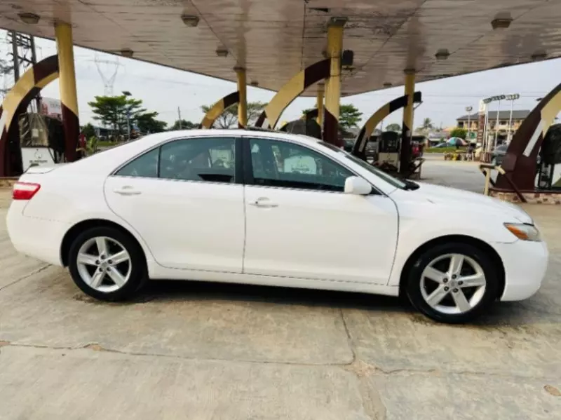 Toyota Camry - 2008
