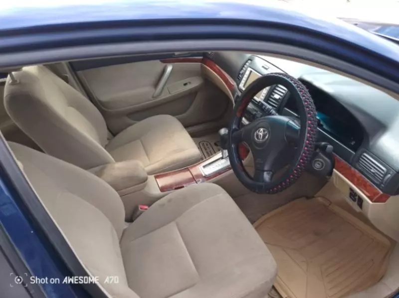 Toyota Premio    - 2010