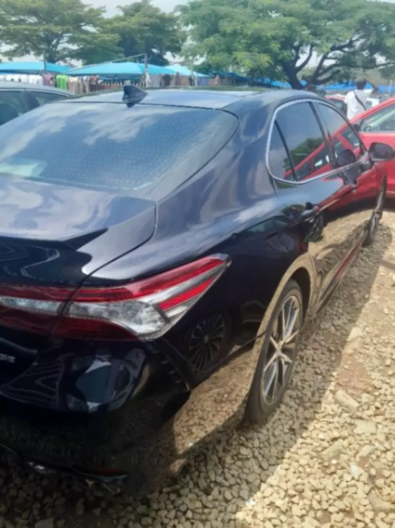 Toyota Camry   - 2018