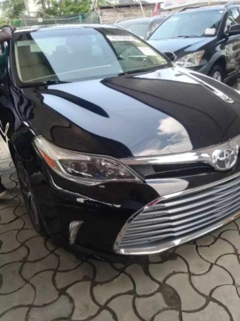 Toyota Avalon   - 2016