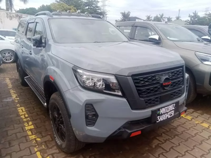 Nissan Navara   - 2021
