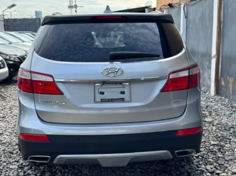 Hyundai Santa Fe - 2015