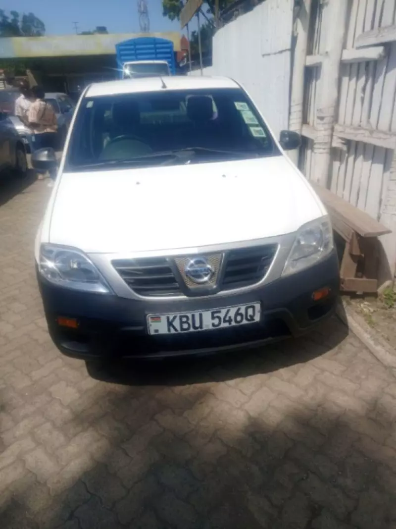 Nissan PickUp   - 2013
