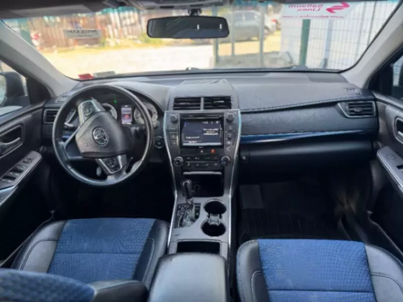 Toyota camry   - 2016