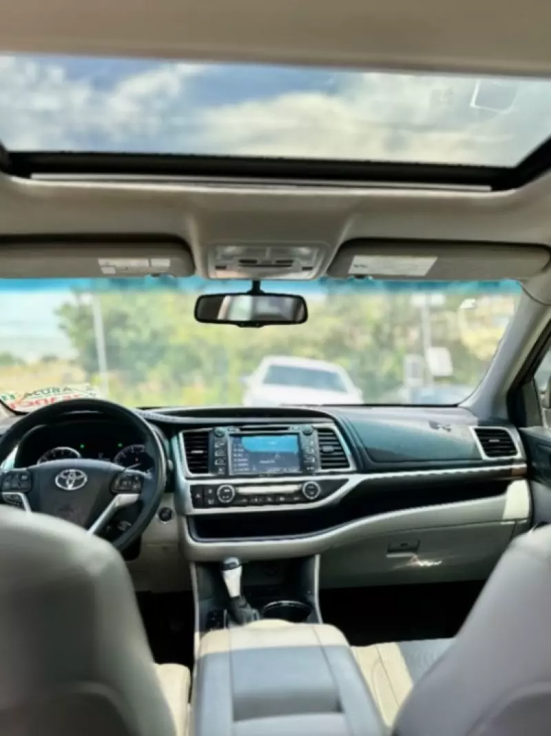 Toyota Highlander   - 2014