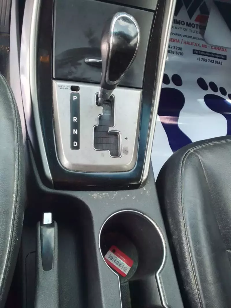 Hyundai Elantra   - 2013