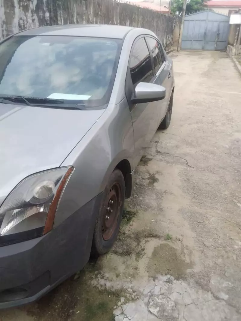 Nissan Sentra   - 2008