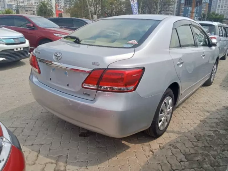 Toyota Premio    - 2019
