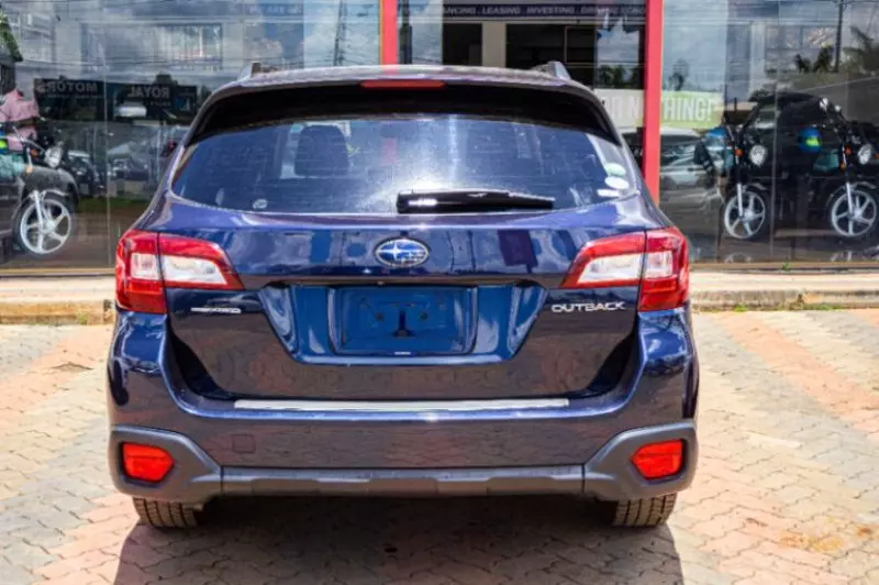 Subaru Outback   - 2019