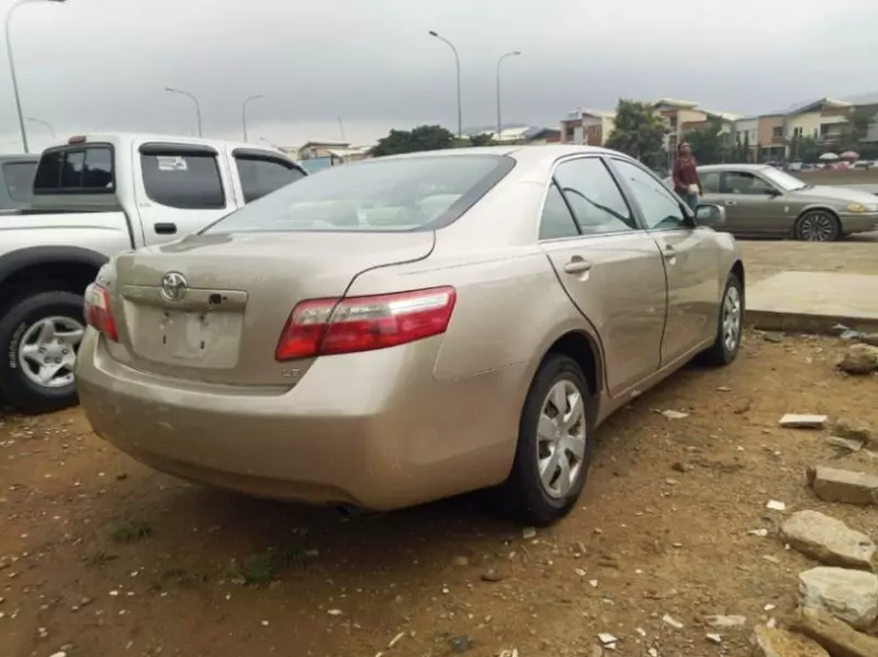Toyota Camry   - 2008