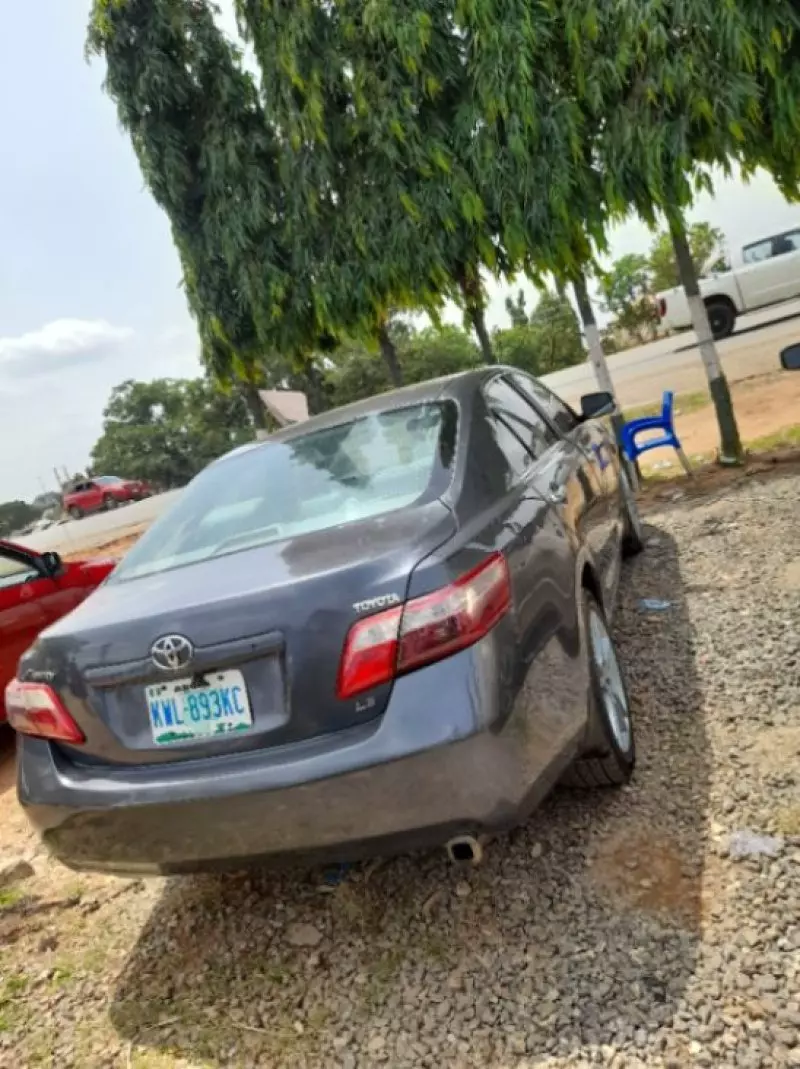 Toyota Camry   - 2007