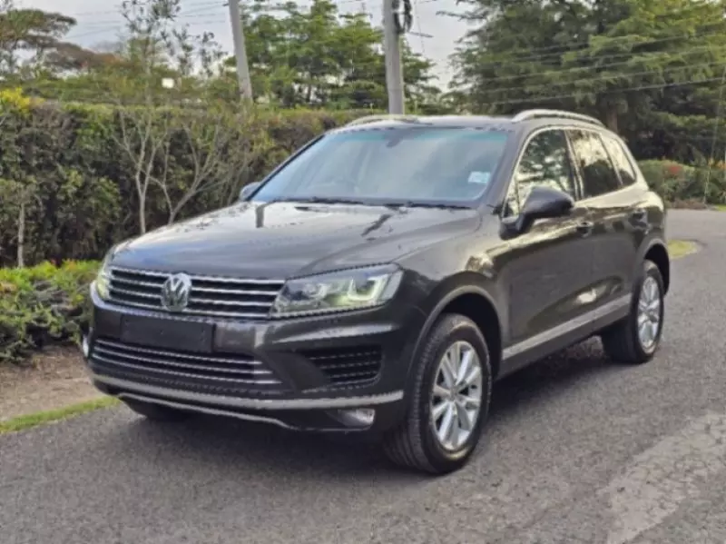 Volkswagen Touareg   - 2015