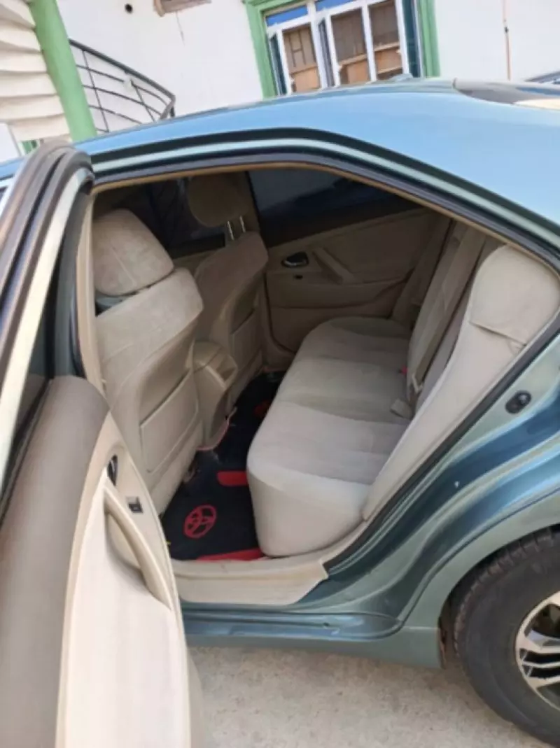 Toyota Camry   - 2010