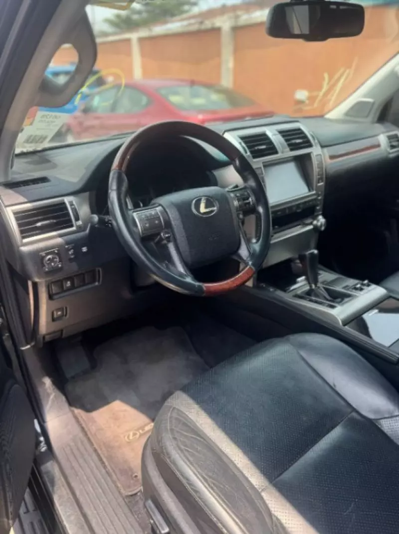 Lexus GX 460   - 2010