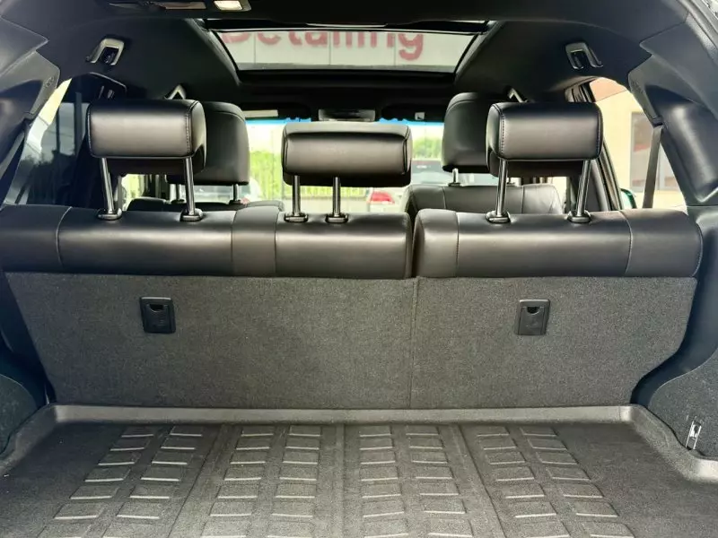 Toyota Harrier   - 2019