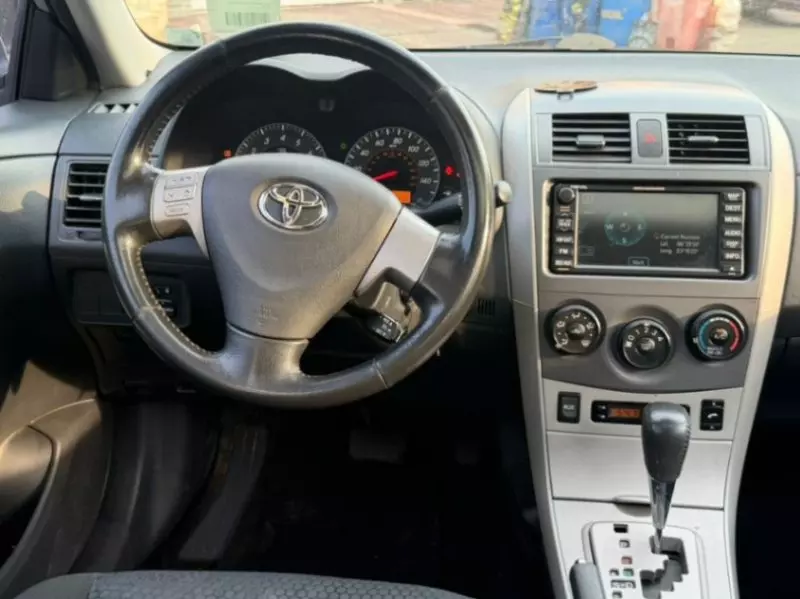 Toyota Corolla   - 2010