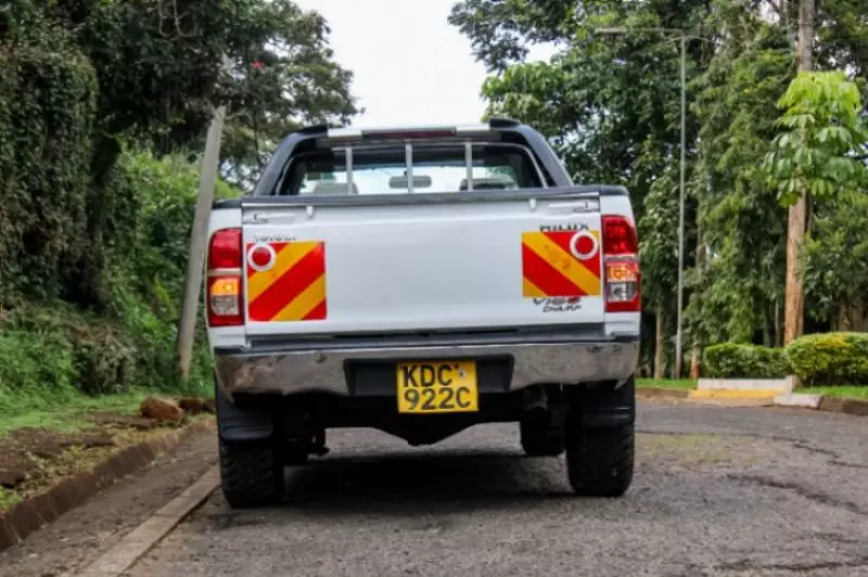 Toyota Hilux   - 2013