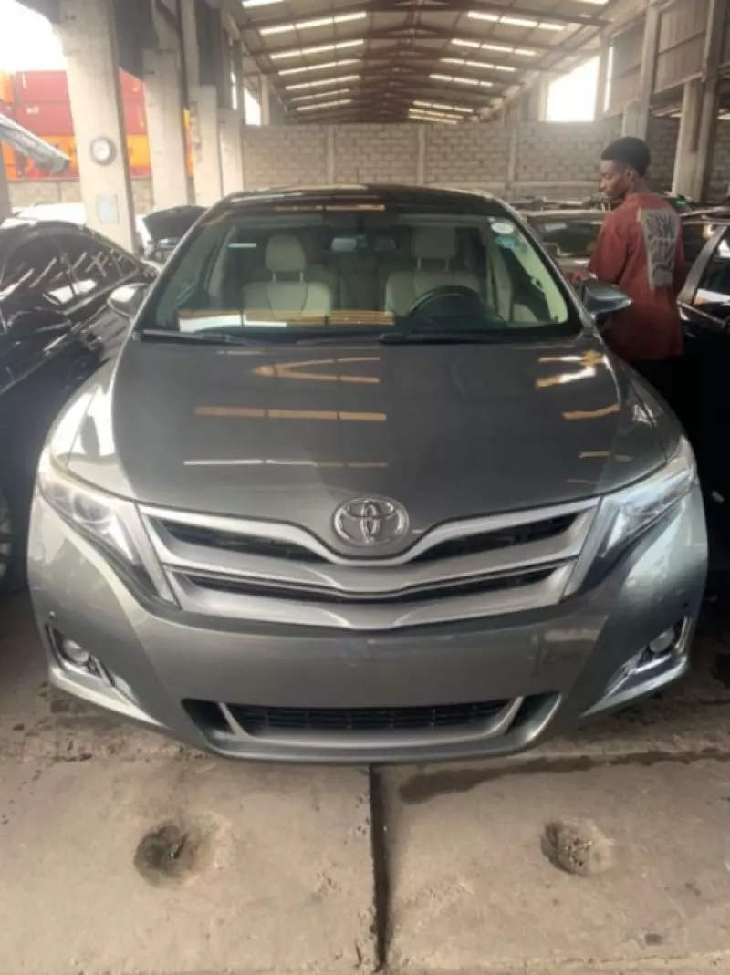Toyota Venza   - 2015
