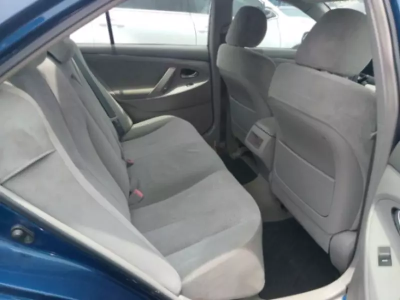 Toyota Camry   - 2010