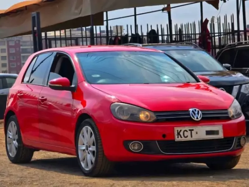 Volkswagen Golf   - 2012
