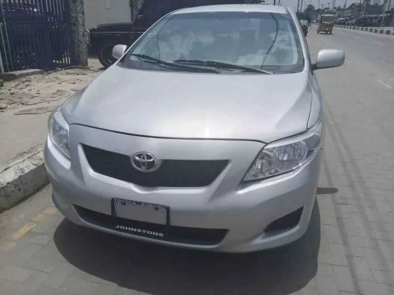 Toyota Corolla   - 2010