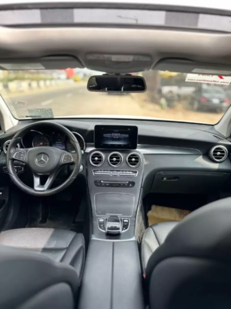 Mercedes-Benz GLC 300   - 2016