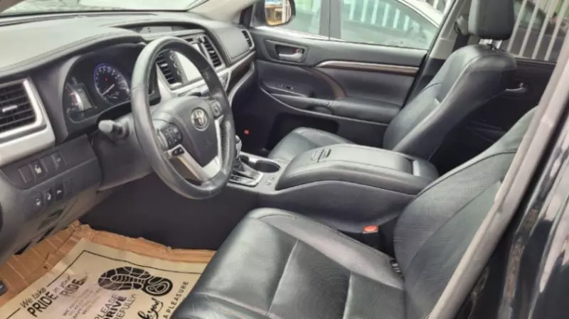 Toyota Highlander   - 2015