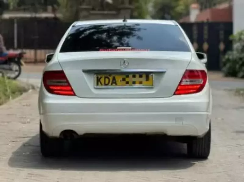 Mercedes-Benz C 180   -