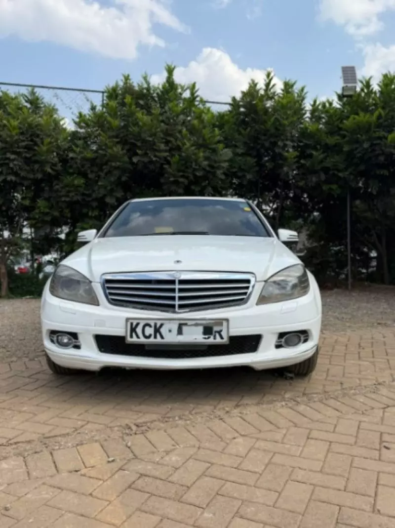 Mercedes-Benz C200   - 2009