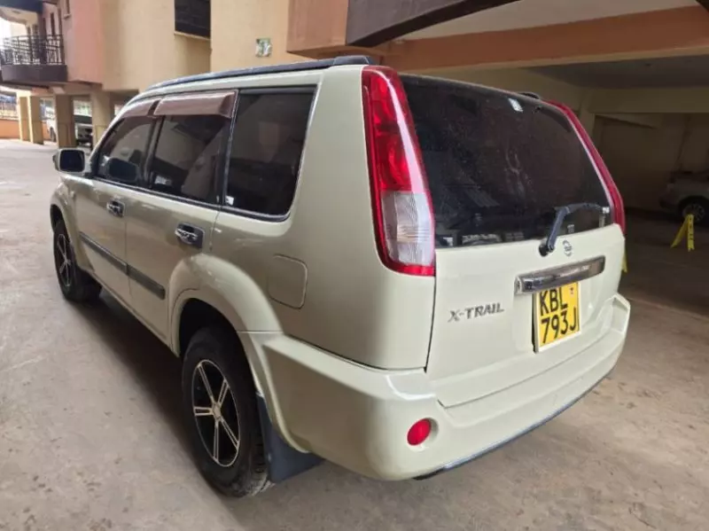 Nissan X-Trail   - 2004