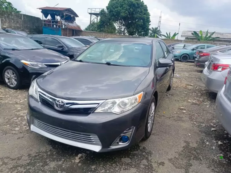 Toyota Camry   - 2014