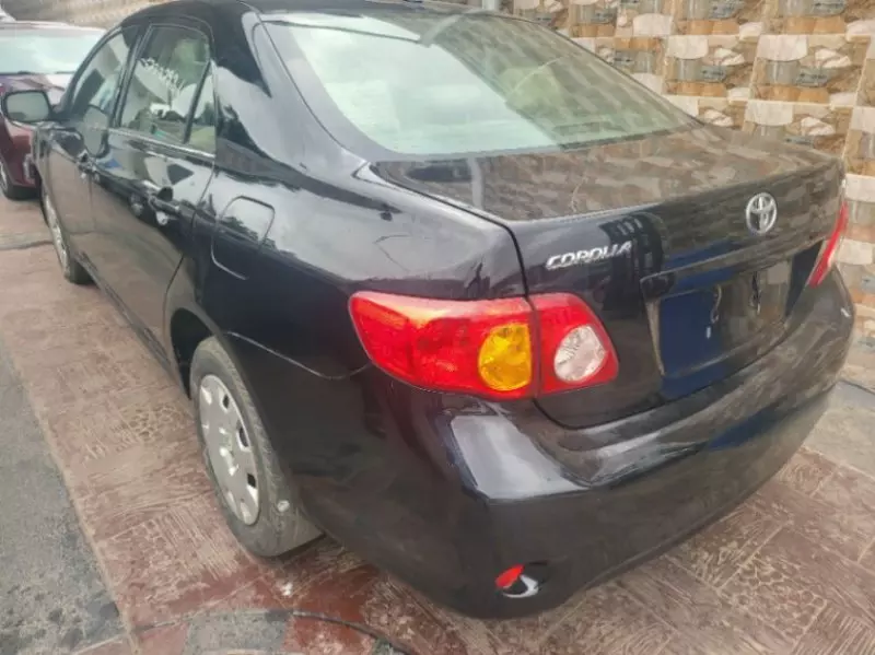 Toyota Corolla   - 2009